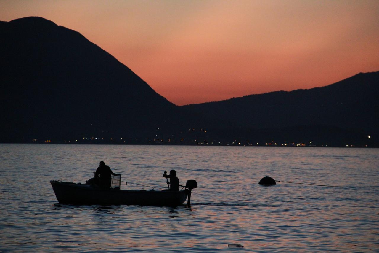 Rose - Apartmani Janovic Luštica Dış mekan fotoğraf